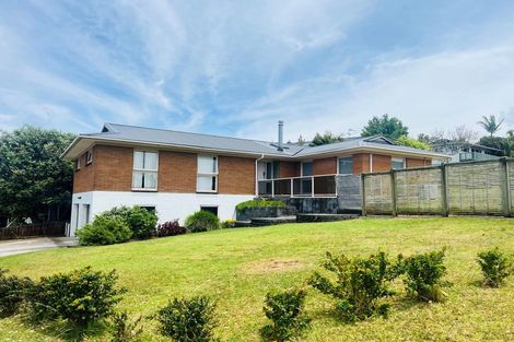 Photo of property in 27 Downsview Road, Pakuranga Heights, Auckland, 2010