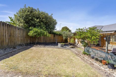 Photo of property in 3 Harobed Place, Weymouth, Auckland, 2103