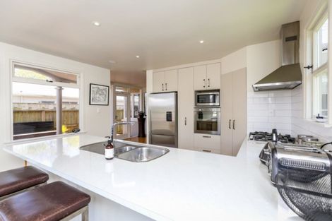 Photo of property in 180 Brooklands Road, Vogeltown, New Plymouth, 4310