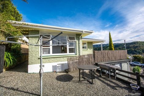 Photo of property in 101 Milton Terrace, Picton, 7220