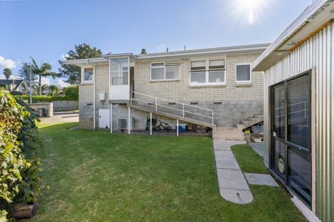 Photo of property in 1 Highfield Crescent, Brookfield, Tauranga, 3110