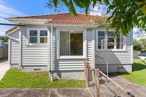Photo of property in 23 Clarence Road, Northcote Point, Auckland, 0627