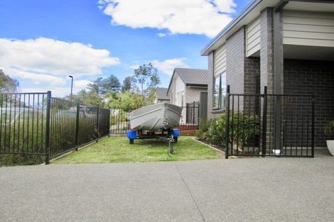 Photo of property in 16 Bridle Way, Omokoroa, 3114
