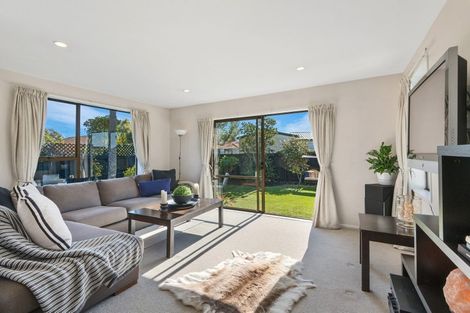 Photo of property in 2/71a Glenmore Avenue, Casebrook, Christchurch, 8051