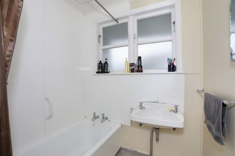 Photo of property in 18 Gordon Crescent, Marton, 4710