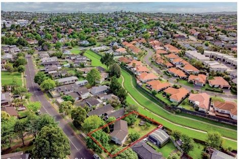 Photo of property in 30 Mirrabooka Avenue, Botany Downs, Auckland, 2010