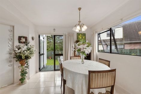 Photo of property in 2/12 Centorian Drive, Windsor Park, Auckland, 0632