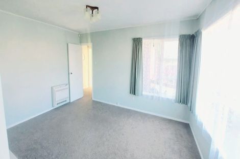 Photo of property in 30 La Rosa Street, Green Bay, Auckland, 0604