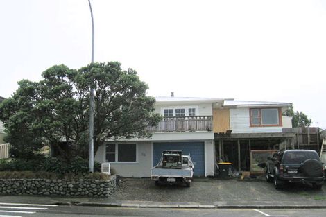 Photo of property in 54 Stewart Drive, Newlands, Wellington, 6037