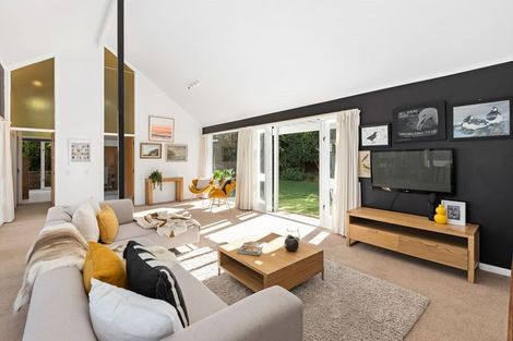 Photo of property in 17 Lydia Avenue, Northcote, Auckland, 0627