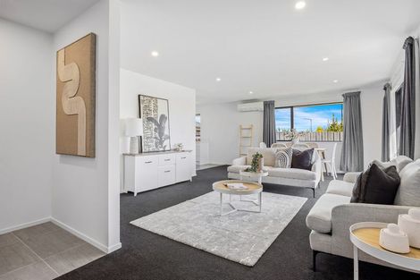 Photo of property in 3b Shillingford Boulevard, Rolleston, 7615