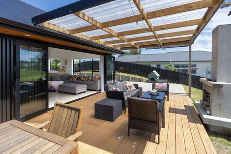 Photo of property in 7 Sand Dune Grove, Waikawa Beach, Manakau, 5573