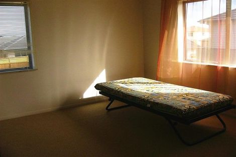 Photo of property in 23 Stranraer Crescent, Wattle Downs, Auckland, 2103