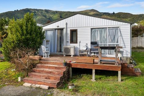 Photo of property in 25a Moana View Road, Waikawa, Picton, 7220