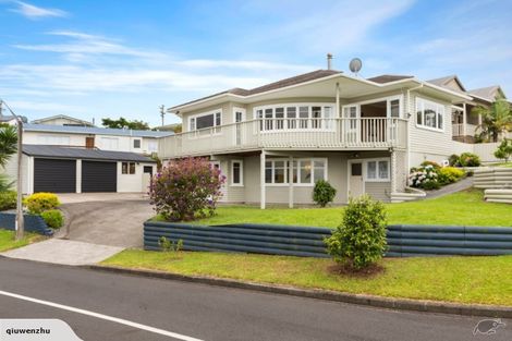 Photo of property in 1 Rubens Lane, West Harbour, Auckland, 0618