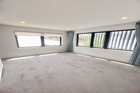 Photo of property in 1a Wren Place, Unsworth Heights, Auckland, 0632
