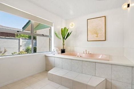 Photo of property in 6 Mclaren Place, Chedworth, Hamilton, 3210