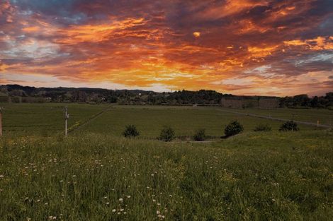 Photo of property in 11 Davidson Road, Helensville, 0875