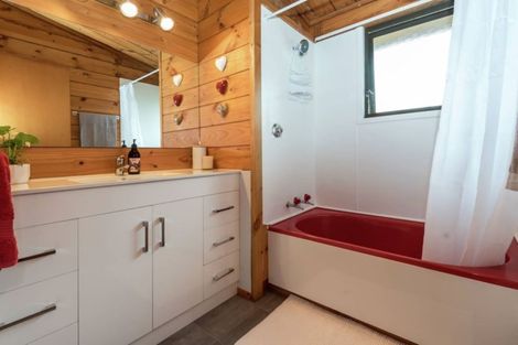 Photo of property in 35 Botany Road, Botany Downs, Auckland, 2010