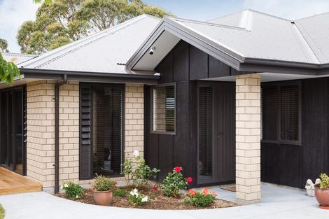 Photo of property in 10 Taumata Rise, Acacia Bay, 3385