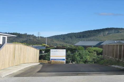 Photo of property in 100 Kirton Drive, Riverstone Terraces, Upper Hutt, 5018