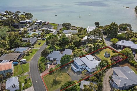Photo of property in 69 Lorenzen Bay Road, Raglan, 3225