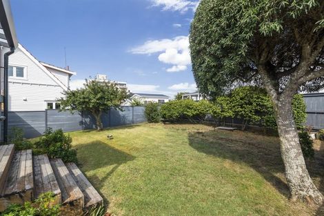Photo of property in 190 Hurstmere Road, Takapuna, Auckland, 0622