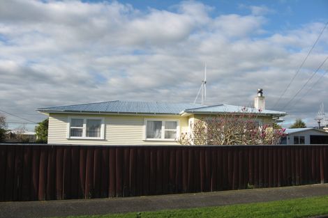 Photo of property in 1 Selwyn Street, Levin, 5510