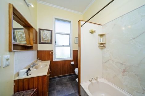 Photo of property in 17 Grey Street, Hawera, 4610