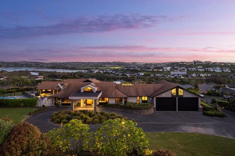 Photo of property in 115 Grand Drive, Orewa, 0931