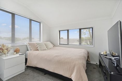 Photo of property in 15b Browns Road, Manurewa, Auckland, 2102