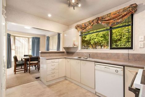 Photo of property in 2/427 Memorial Avenue, Burnside, Christchurch, 8053