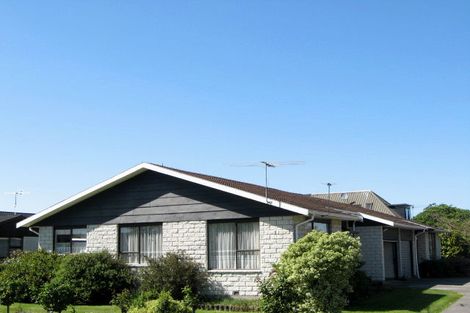 Photo of property in 2/19 Wakelin Place, Redwood, Christchurch, 8051