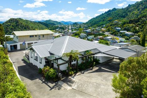 Photo of property in 7 Broadway, Picton, 7220