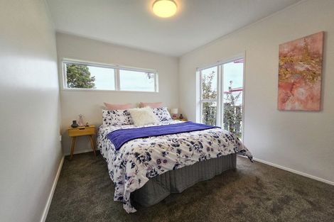 Photo of property in 17 Fernleigh Avenue, Waiuku, 2123