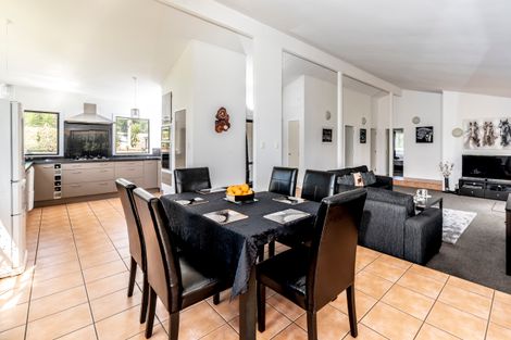 Photo of property in 38 Riddell Road, Kerikeri, 0230