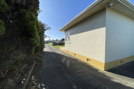 Photo of property in 4 Tongariro Street, Castlecliff, Whanganui, 4501