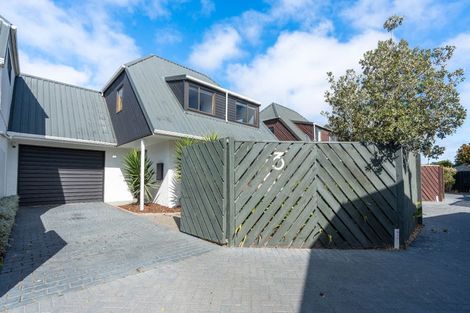 Photo of property in 3/179 Marine Parade, New Brighton, Christchurch, 8083