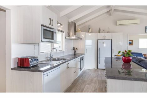 Photo of property in 46 Brightside Road, Stanmore Bay, Whangaparaoa, 0932