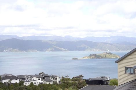 Photo of property in 7 Forbes Lane, Newlands, Wellington, 6037