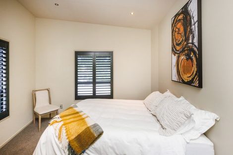 Photo of property in 143 Victoria Avenue, Hokowhitu, Palmerston North, 4410