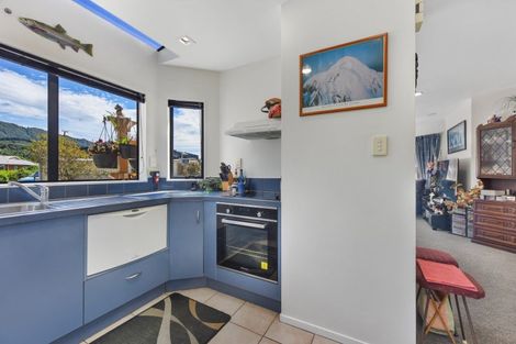 Photo of property in 58 York Street, Picton, 7220