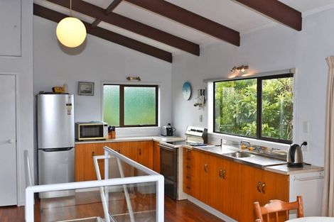 Photo of property in 3 Leigh Road, Leigh, 0985