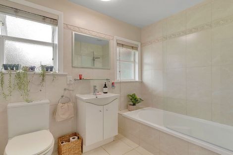 Photo of property in 37 Main Road, Titahi Bay, Porirua, 5022