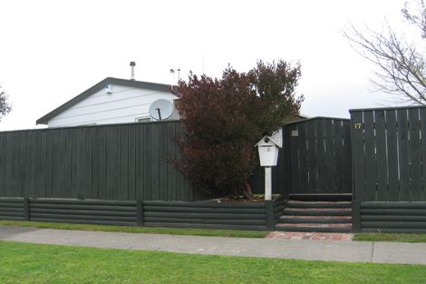 Photo of property in 17 Cargill Grove, Kelvin Grove, Palmerston North, 4414