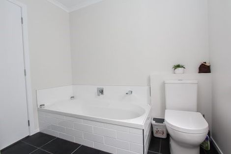 Photo of property in 32 Rebekah Crescent, Flagstaff, Hamilton, 3210