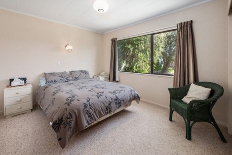 Photo of property in 6 Gibbs Place, Kinloch, Taupo, 3377