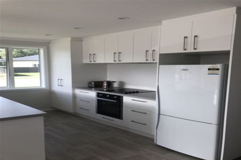 Photo of property in 20 Tarata Grove, Lansdowne, Masterton, 5810