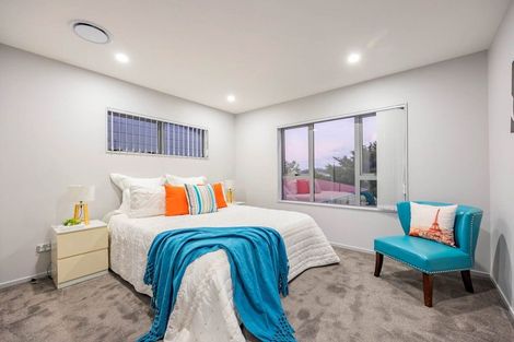 Photo of property in 7d La Trobe Street, Pakuranga Heights, Auckland, 2010