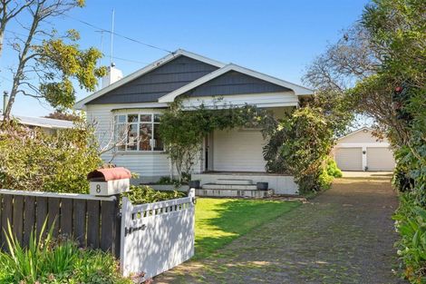 Photo of property in 8 Manu Crescent, Upper Vogeltown, New Plymouth, 4310